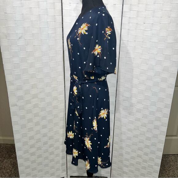 Banana Republic Flutter Sleeve Ruffled Fall Floral Dress Women’s Size 10 - Picture 11 of 12